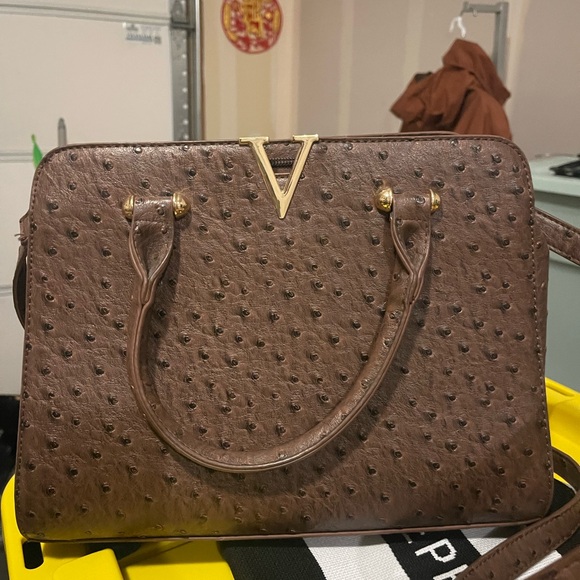 Crossi Handbags - Crossi Stylish Brown Crossbody Bag with Gold Accents